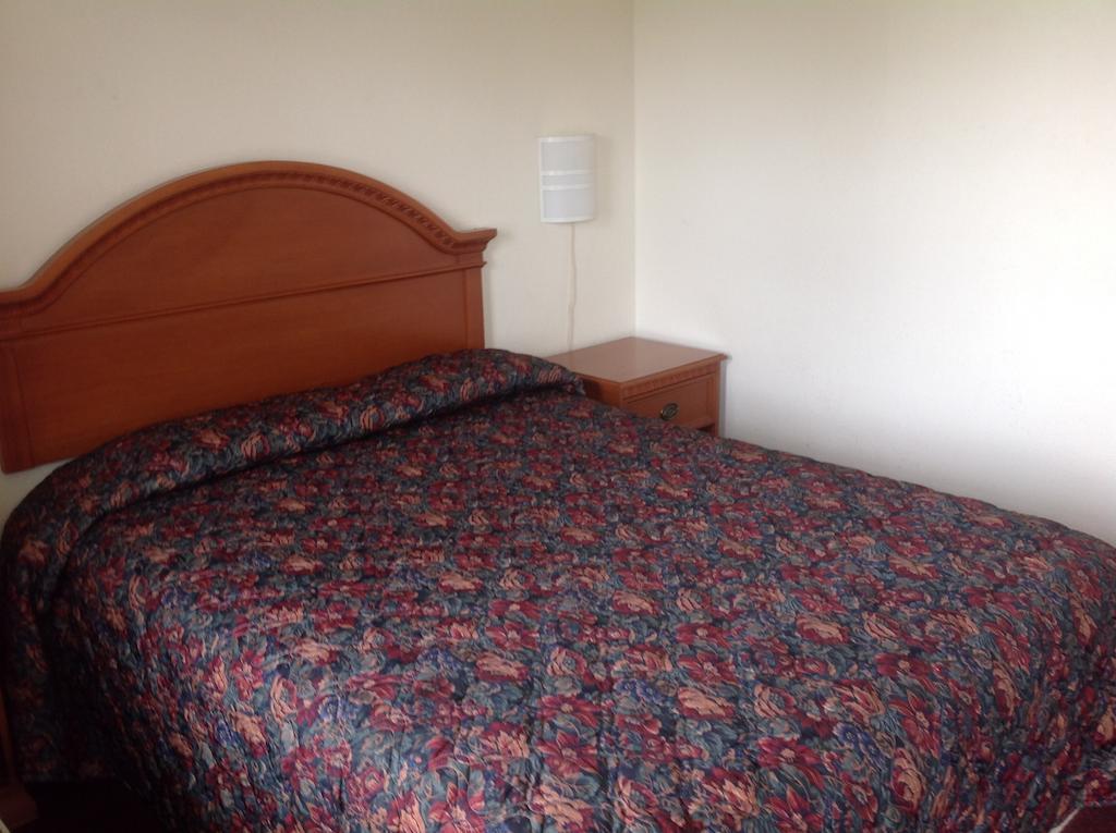 American Inn Mount Vernon Chambre photo