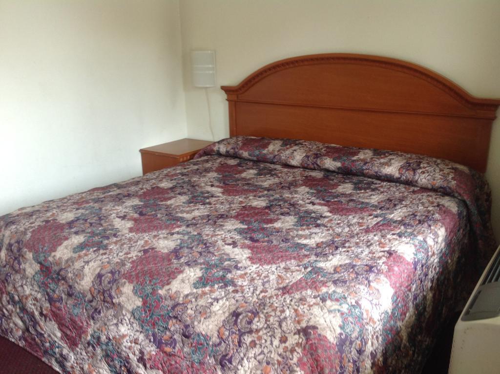 American Inn Mount Vernon Chambre photo